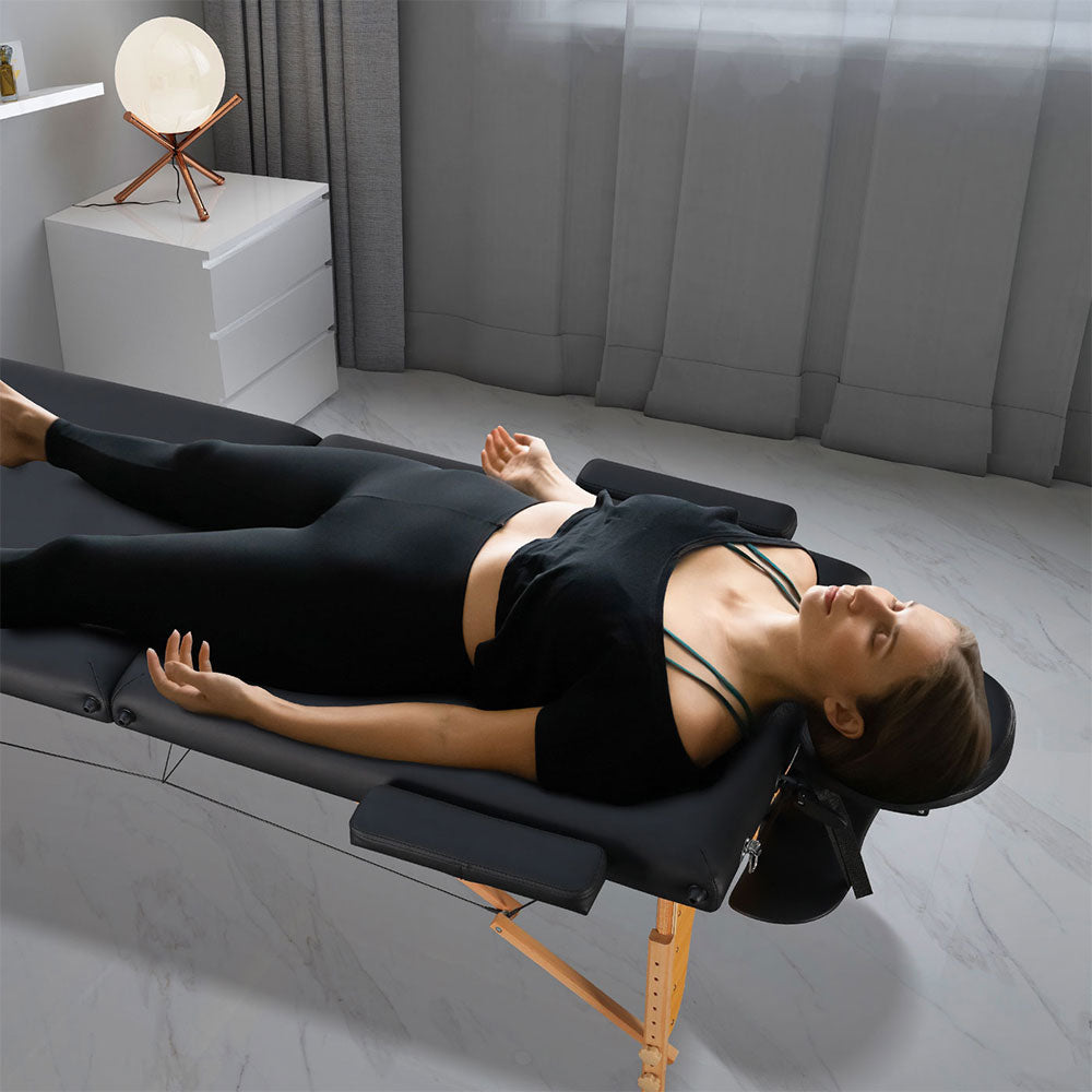 2 klappbare, verstellbare Massagetische